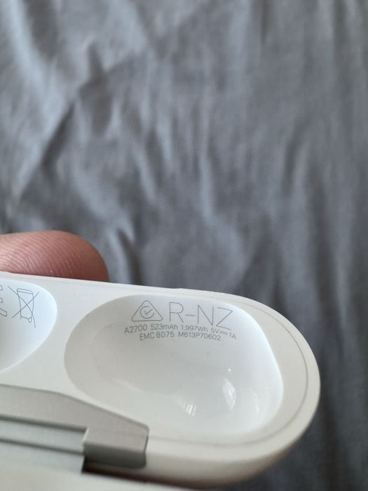 AirPods Pro 2 Кейс Lightning А2700
