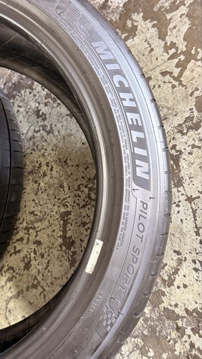 Pneus 245/45zr19 XL Michelin Pilot Sport 4 com 80% piso
