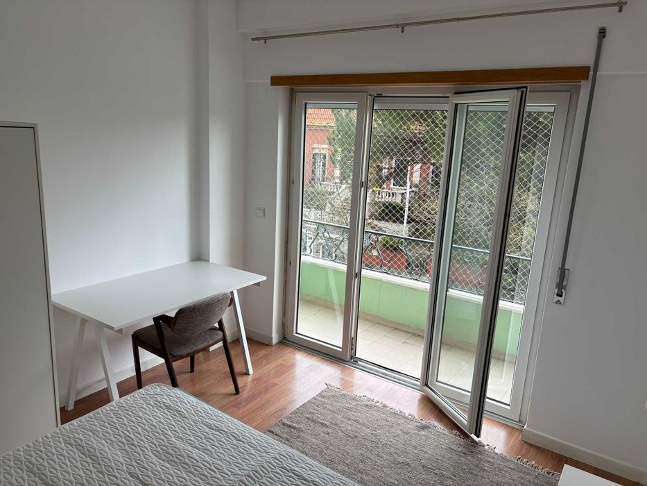 Alugo quartos com varanda no Lumiar