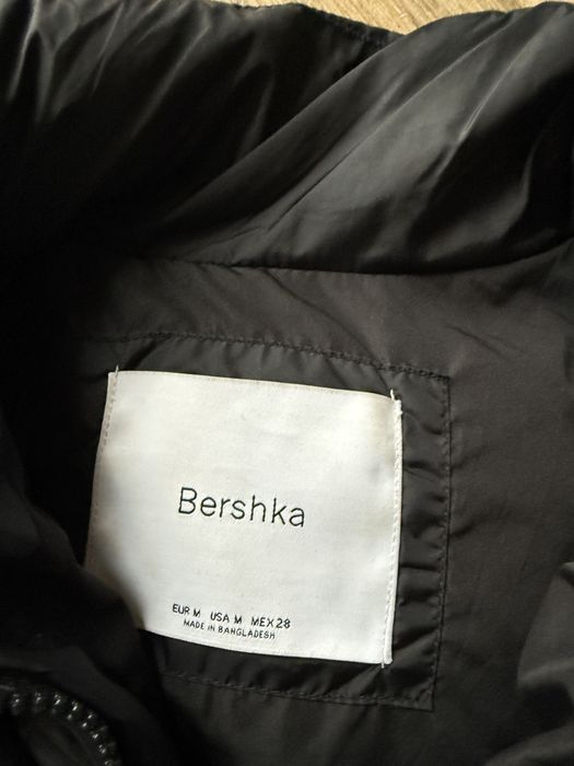 Жилетка bershka з дефектом