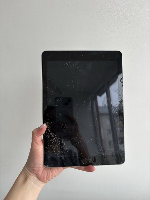 Планшет Apple Ipad 6 32 GB айпад 6-го покоління