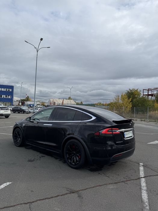 Тесла модел х 84км родного пробега