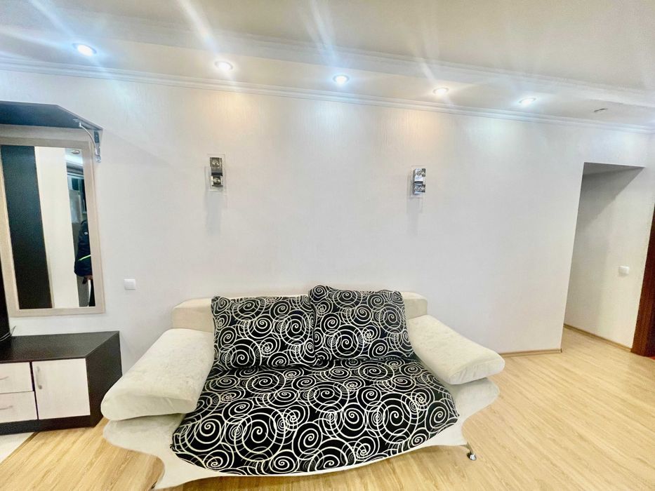 Центр міста! Сучасна 3-х кімн.-студіо. Автономне опалення!