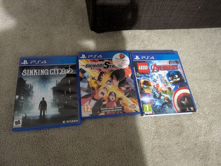 Ps4 e comando com capa e algums jogos