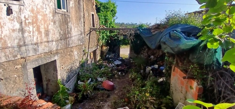 Moradia em pedra para restaurar