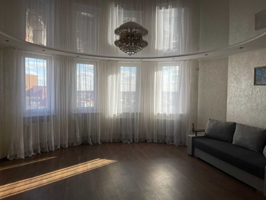 3 кім на Тролейбусній у новобудові