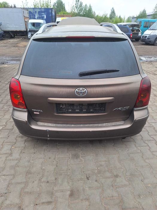 toyota avensis t25 2.0b cała na cęści