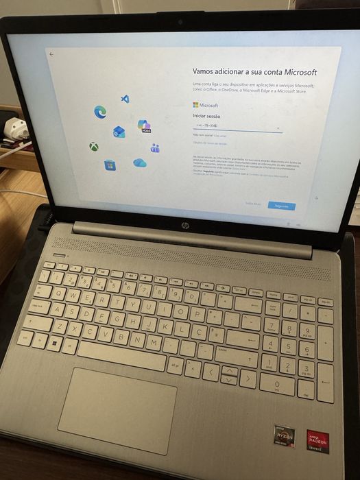 Portatil HP 15” - 8GB RAM, 512 GB disco