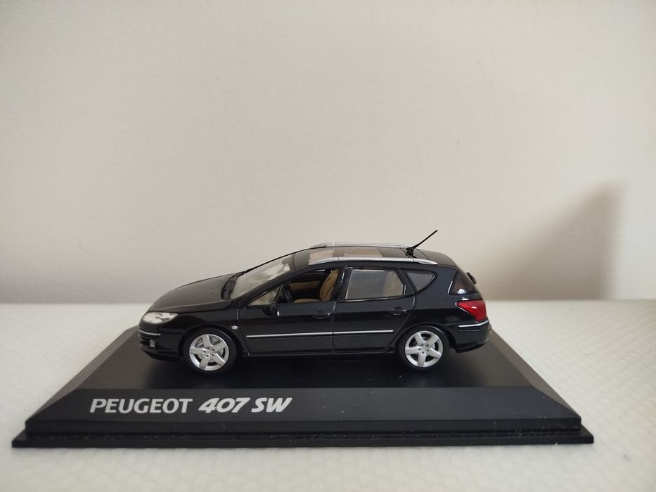 Miniatura Peugeot 407 SW 1/43 Nova