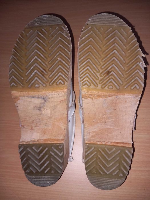 Socas ortopédicas em couro