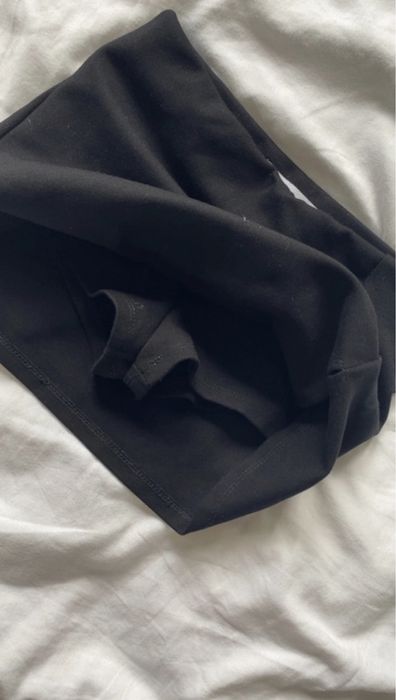 krótka spódniczka bershka