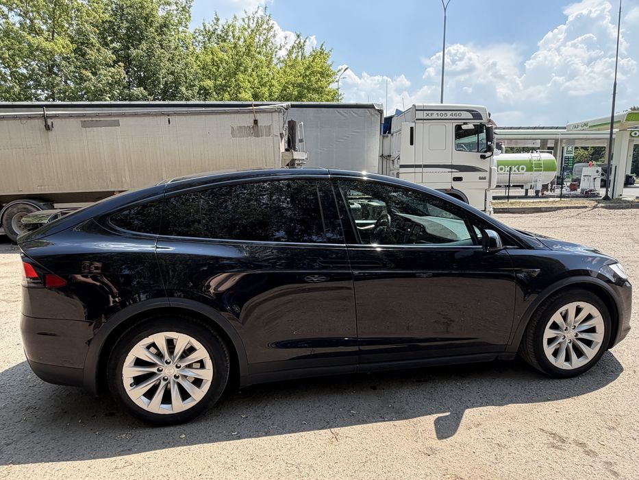 Tesla Model X 2017 VIN 5YJXCCE20HF056521 фото оголошення 5 з 8