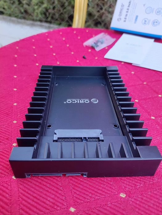 Orico Adapter SATA uchwyt montażowy na dysk 2,5cala do 3,5 cala przejściówka SSD HDD