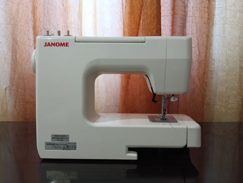 Швейная машинка Janome Dress Code