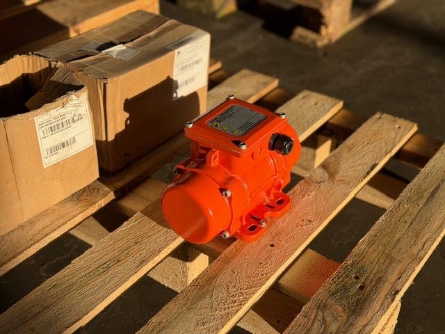 OLI VIBRA silnik wibracyjny do kosza 1.30 kw