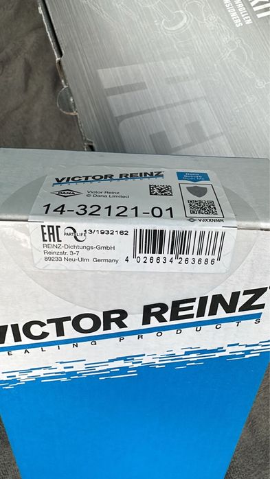 Kit distribuiçao + junta da cabeça + pernos de cabeça VW Golf V