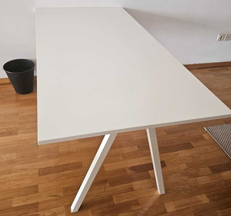 Secretária 140/80cm