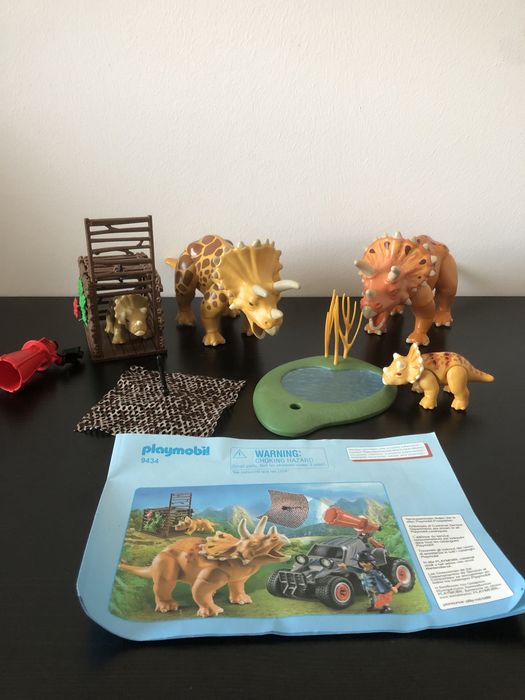 Набір Playmobil 9434 Динозаври Трицератопси Клітка пастка