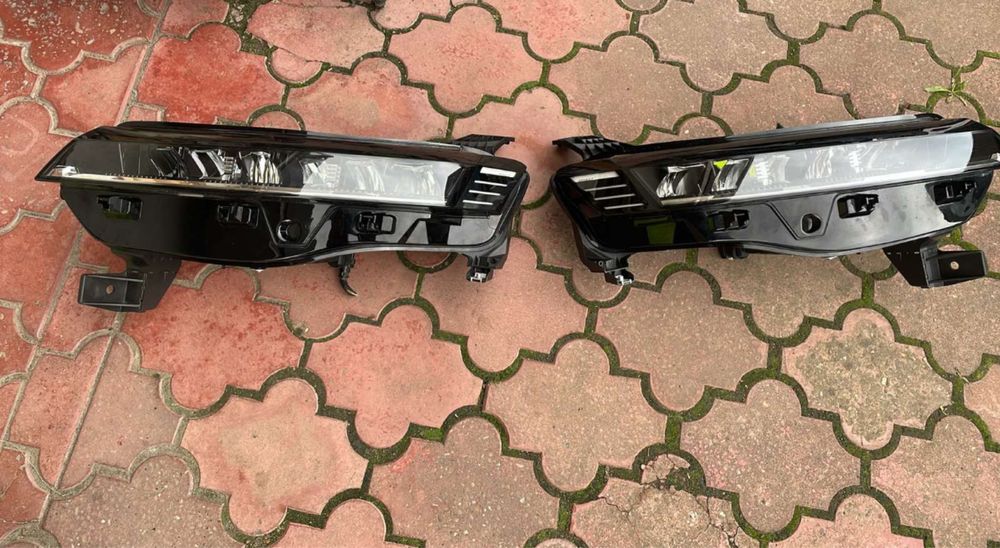 Фари Renault Megane 5 Pure vision (Рено Меган 5) 260103279R 260605490R