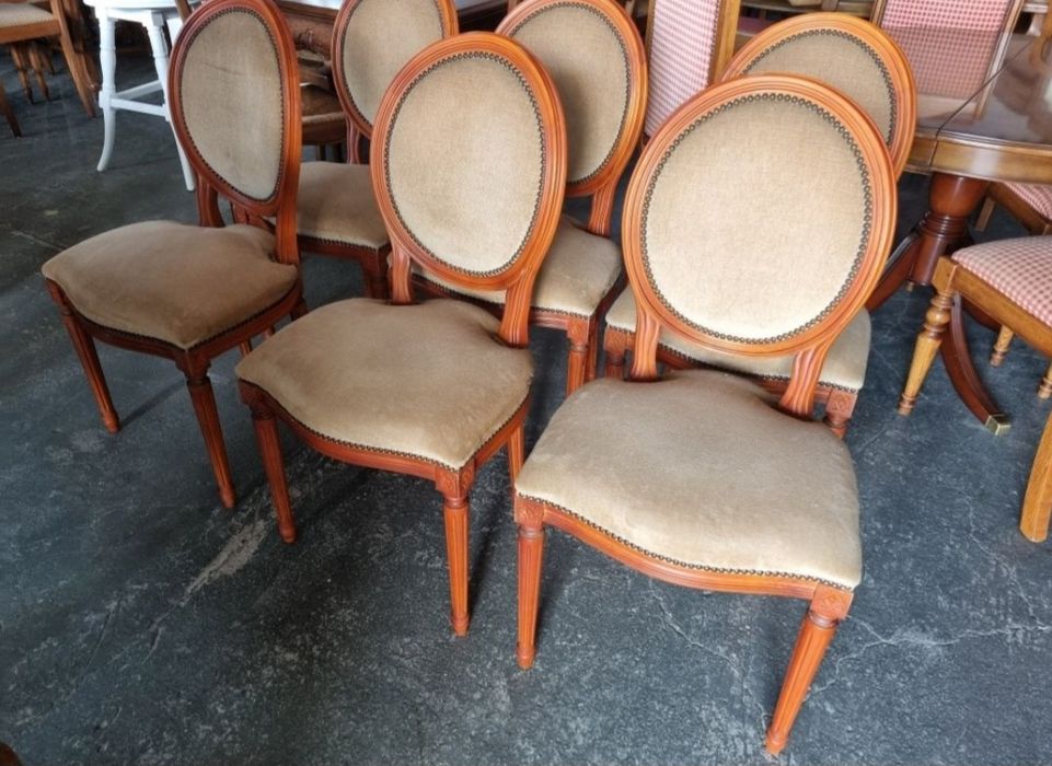 stół owalny drewniany 6 krzeseł