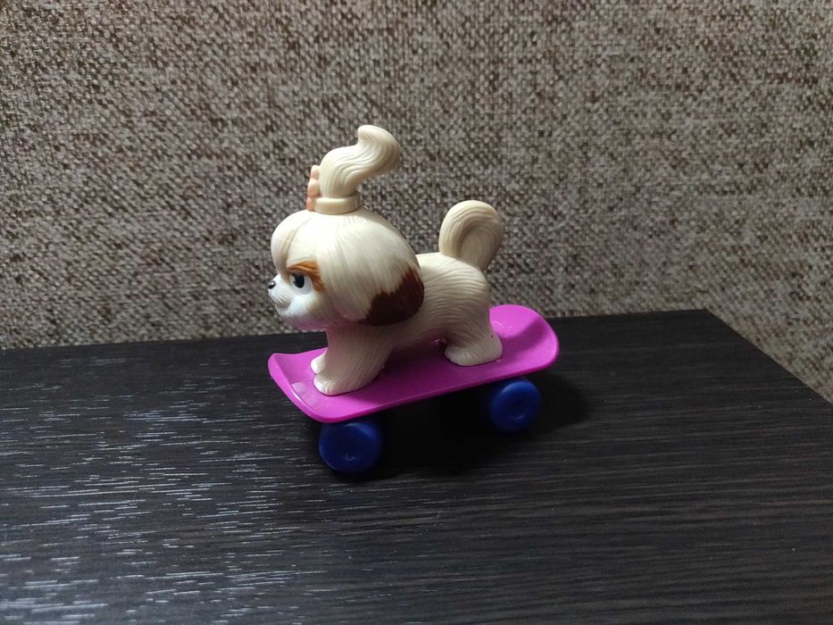 Happy Meal McDonalds, коллекционная собачка Дейзи на скейте.