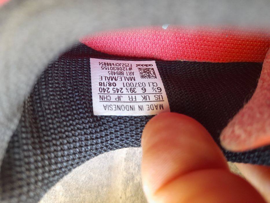 Chuteiras ADIDAS tamanho 39,5