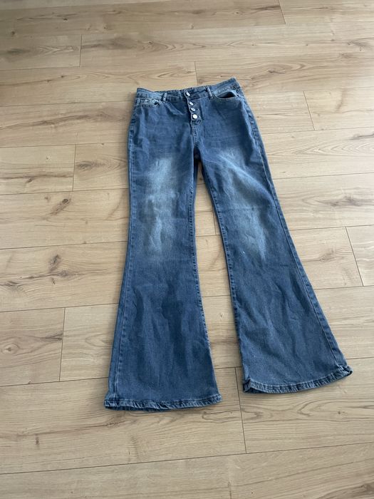 Flared type jeans