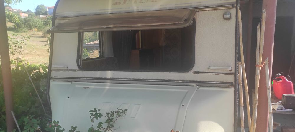 Caravana com avançado com documentação estrangeira