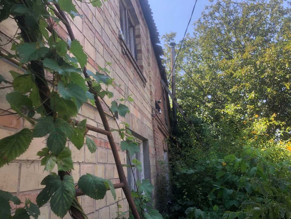 с.Хотів, ділянки з будинком, вул.Б.Хмельницького, продаж.