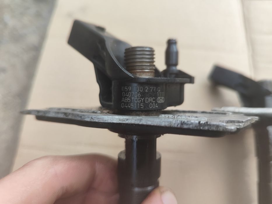 Wtryskiwacz 3.0 TDI Audi A6 C6 A8 D3 Q7 VW Phaeton 059.130.277q