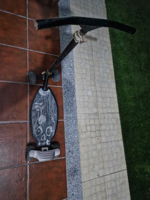 Trotinete manual Oxelo de 4 rodas