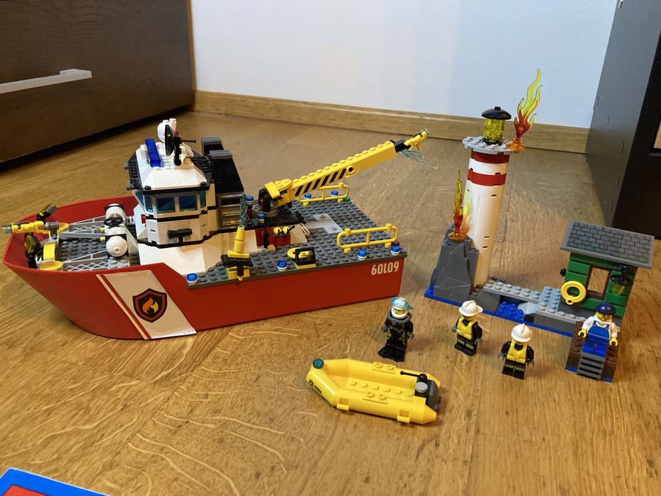 Lego City Łódź strażacka 60109