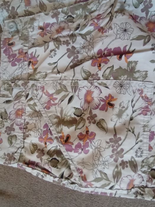 Spodenki w kwiaty 44