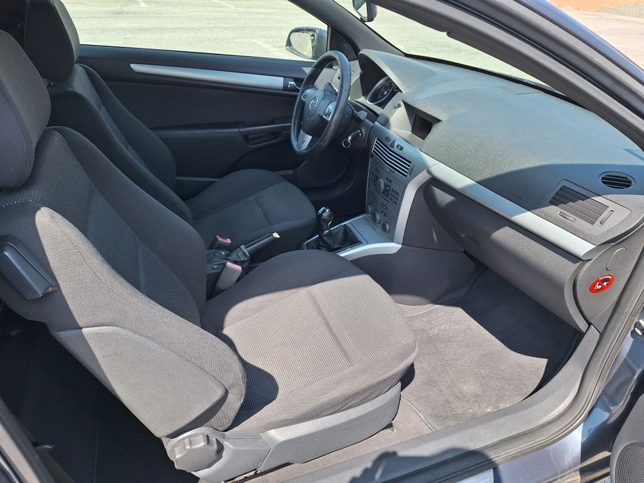 Opel Astra GTC 1.7 125cv Comercial