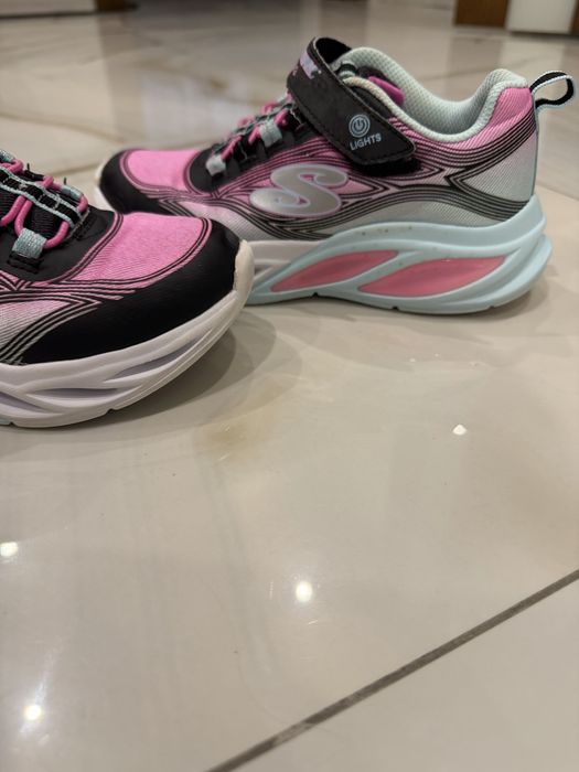 Кросівки Skechers S-Lights з підсвіткою, розмір 31 (устілка 19.5 см)