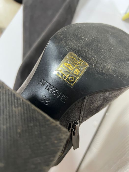 Сірі ботфорди 38 розміру