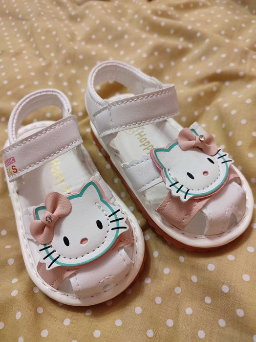 Босоніжки, пінетки на дівчинку