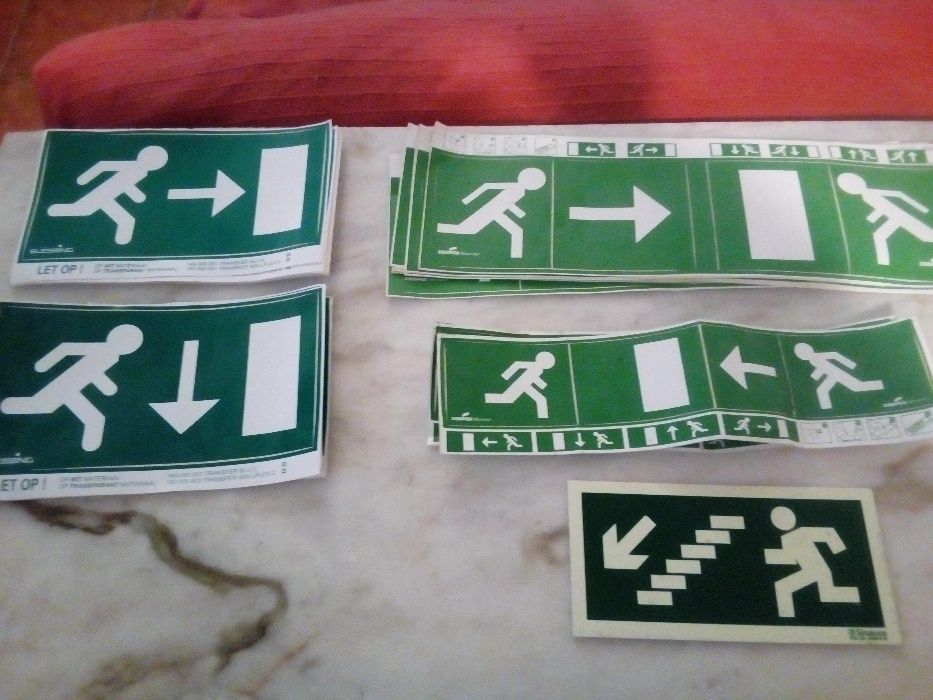 Autocolantes Saída de Emergência