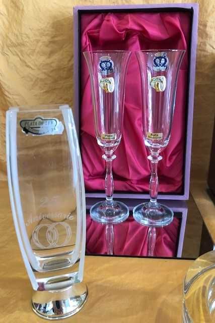 conjunto de artigos em cristal e porcelana - motivos aniversário de casamento - tudo novo c/ 50% desconto