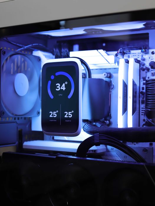 Gaming R9 9950 X3D 32GB 2TB RTX 5080 Hyte Y60 Win 11Pro