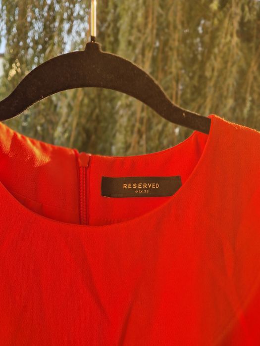 Czerwona sukienka koktajlowa