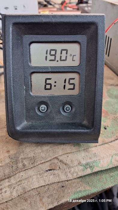 Часы Opel Vectra A электронные,с датчиком температуры