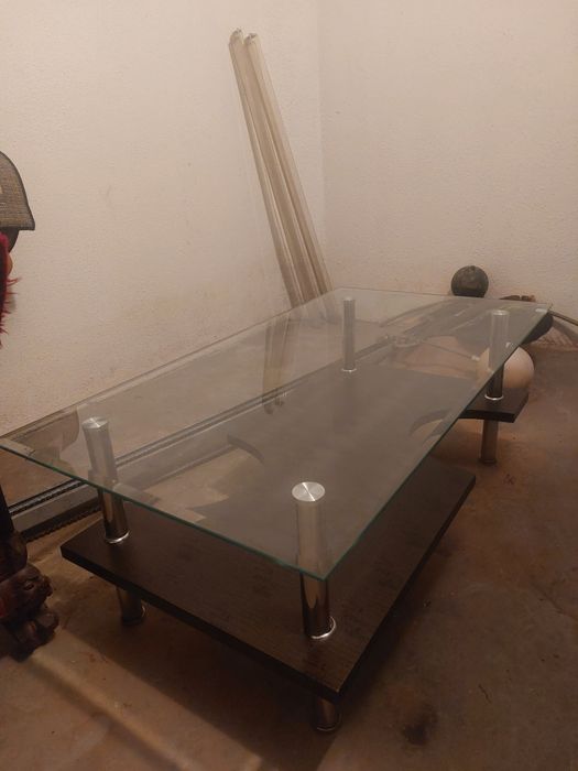 Mesa de centro em vidro e madeira nova