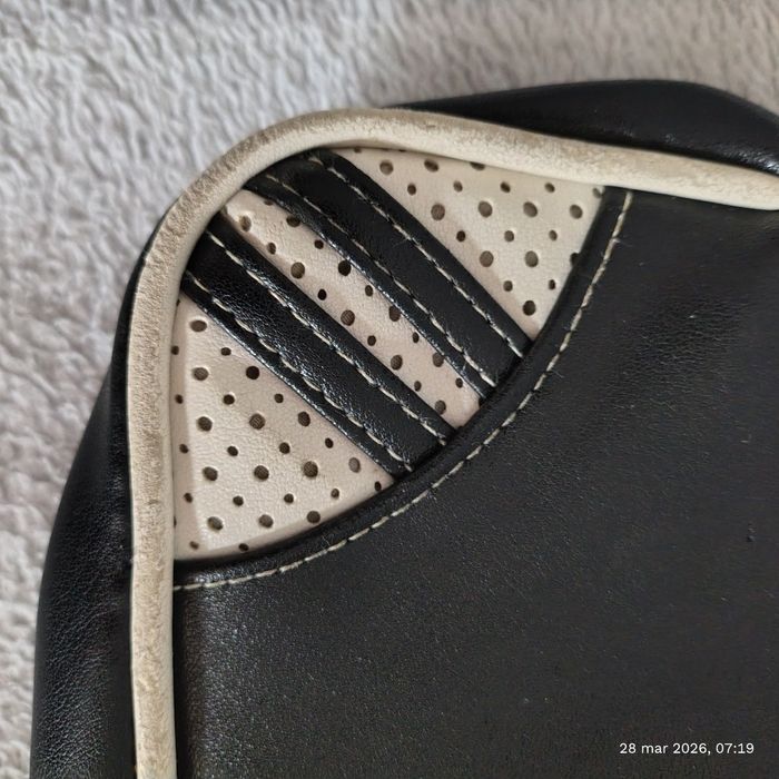 Mała torebka czarno biała