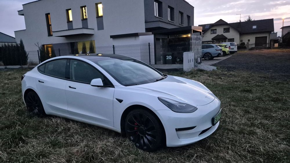 Tesla Model 3 Tesla Model 3 PERFORMANCE 1 właściciel, krajowy. bezwypadkowy, garaż