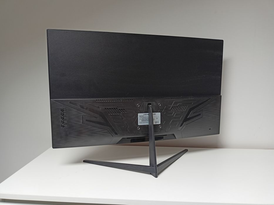 Monitor 27 cali zakrzywiony