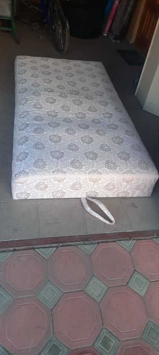 Продам матрас в добро у стані