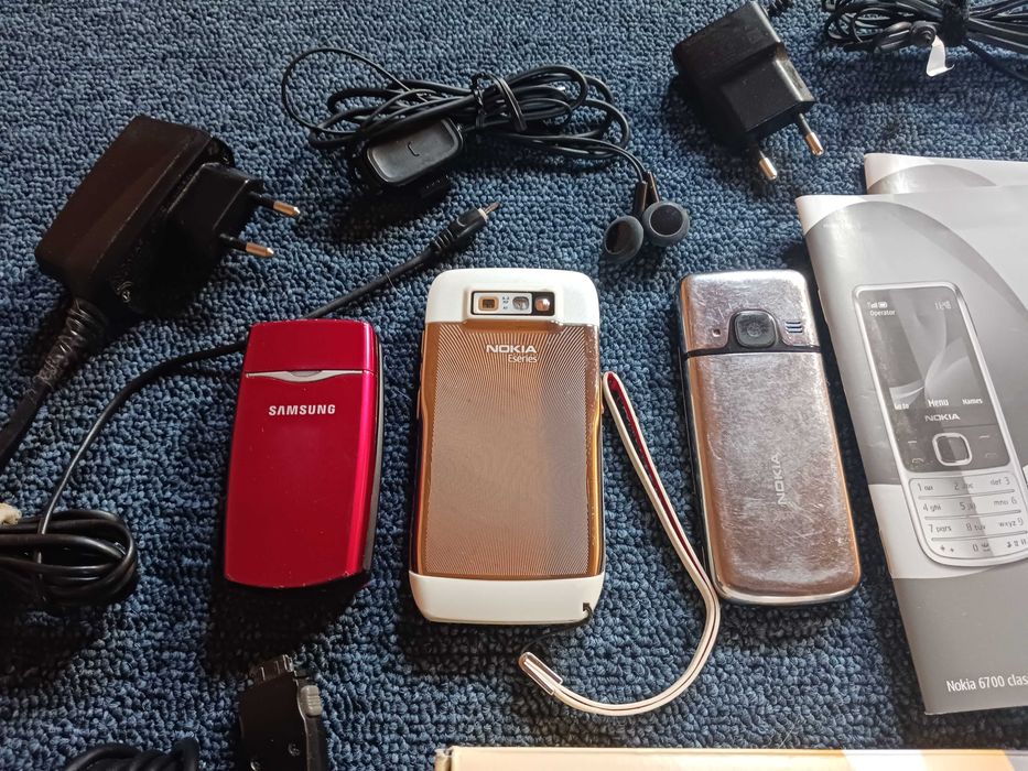 Три телефони разом: Nokia, Samsung