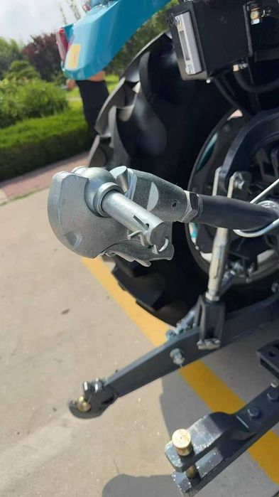 Трактор колісний БІЗОН 1104