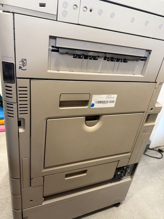 Canon ImageRUNNER ADVANCE C2020i – Multifuncional a cores, pouco uso